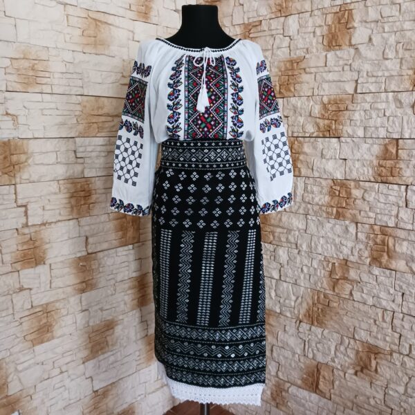 COSTUM TRADITIONAL 2 PIESE {CATRINTA, BRAU} – CT 052 - imagine 2