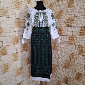 COSTUM TRADITIONAL 3 PIESE {CATRINTA, BRAU, IE} – CT 053