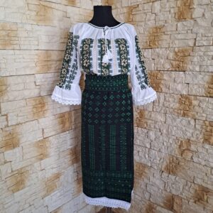COSTUM TRADITIONAL 3 PIESE {CATRINTA, BRAU, IE} – CT 054