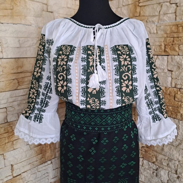 COSTUM TRADITIONAL 3 PIESE {CATRINTA, BRAU, IE} – CT 054 - imagine 2