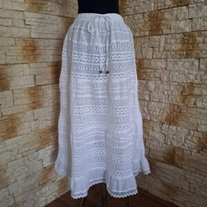 F 025 FUSTA CU DANTELA