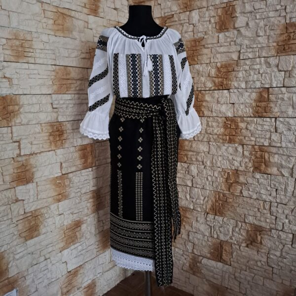 COSTUM TRADITIONAL 2 PIESE {CATRINTA, BRAU} – CT 066 - imagine 2