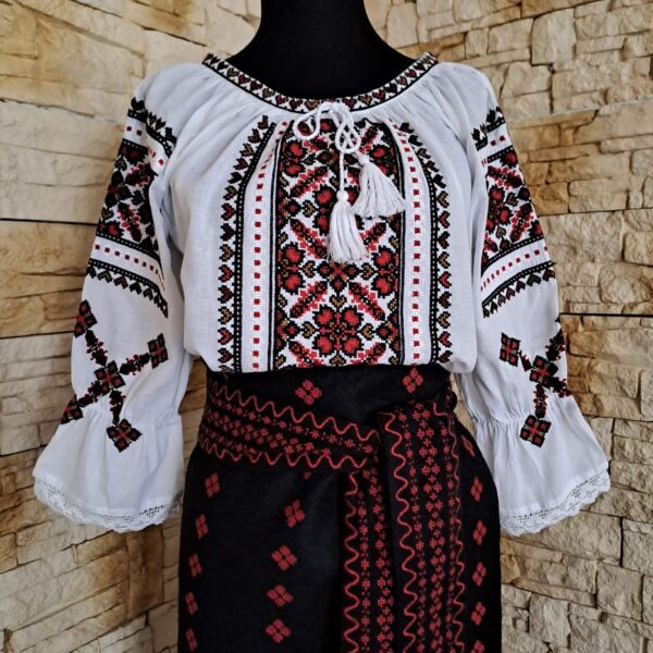 COSTUM TRADITIONAL 3 PIESE {CATRINTA, BRAU, IE} – CT 065 - imagine 3