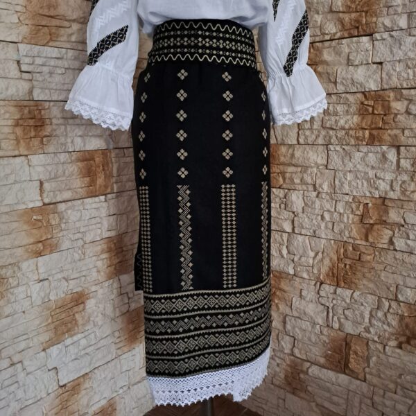 COSTUM TRADITIONAL 2 PIESE {CATRINTA, BRAU} – CT 066 - imagine 3