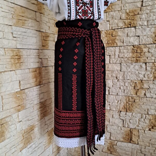 COSTUM TRADITIONAL 2 PIESE {CATRINTA, BRAU} – CT 067