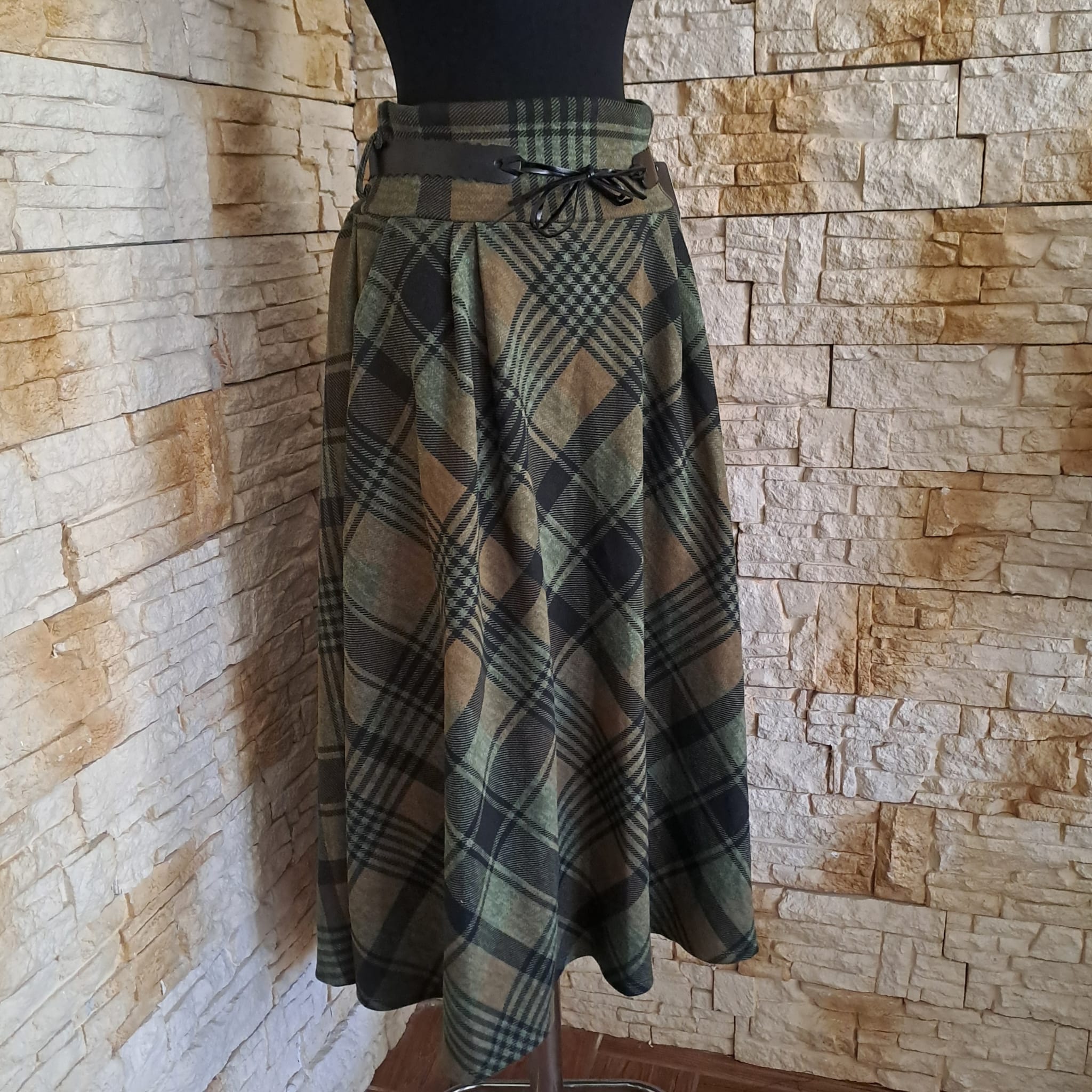 F 181 FUSTA IN CAROURI - imagine 2