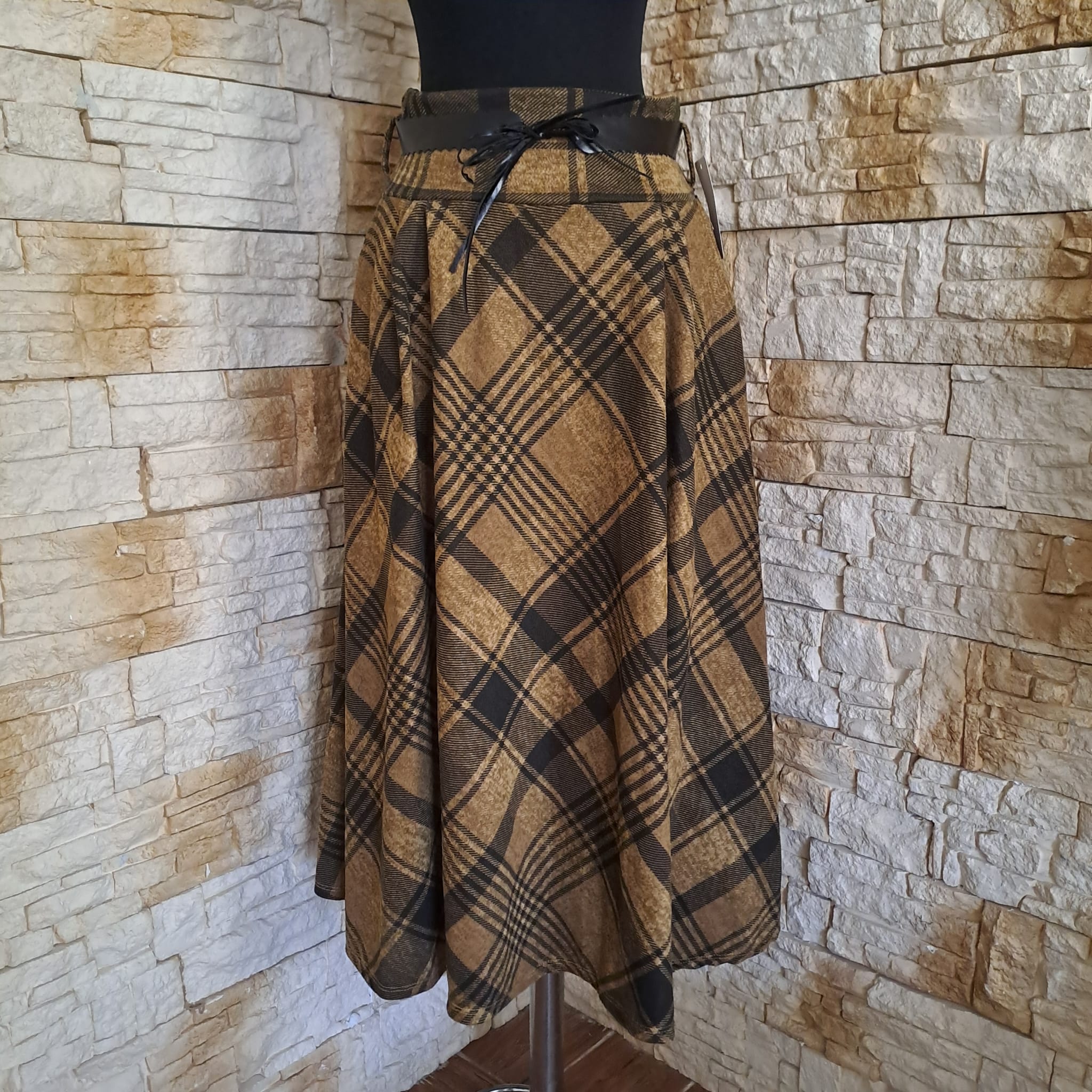 F 183 FUSTA IN CAROURI