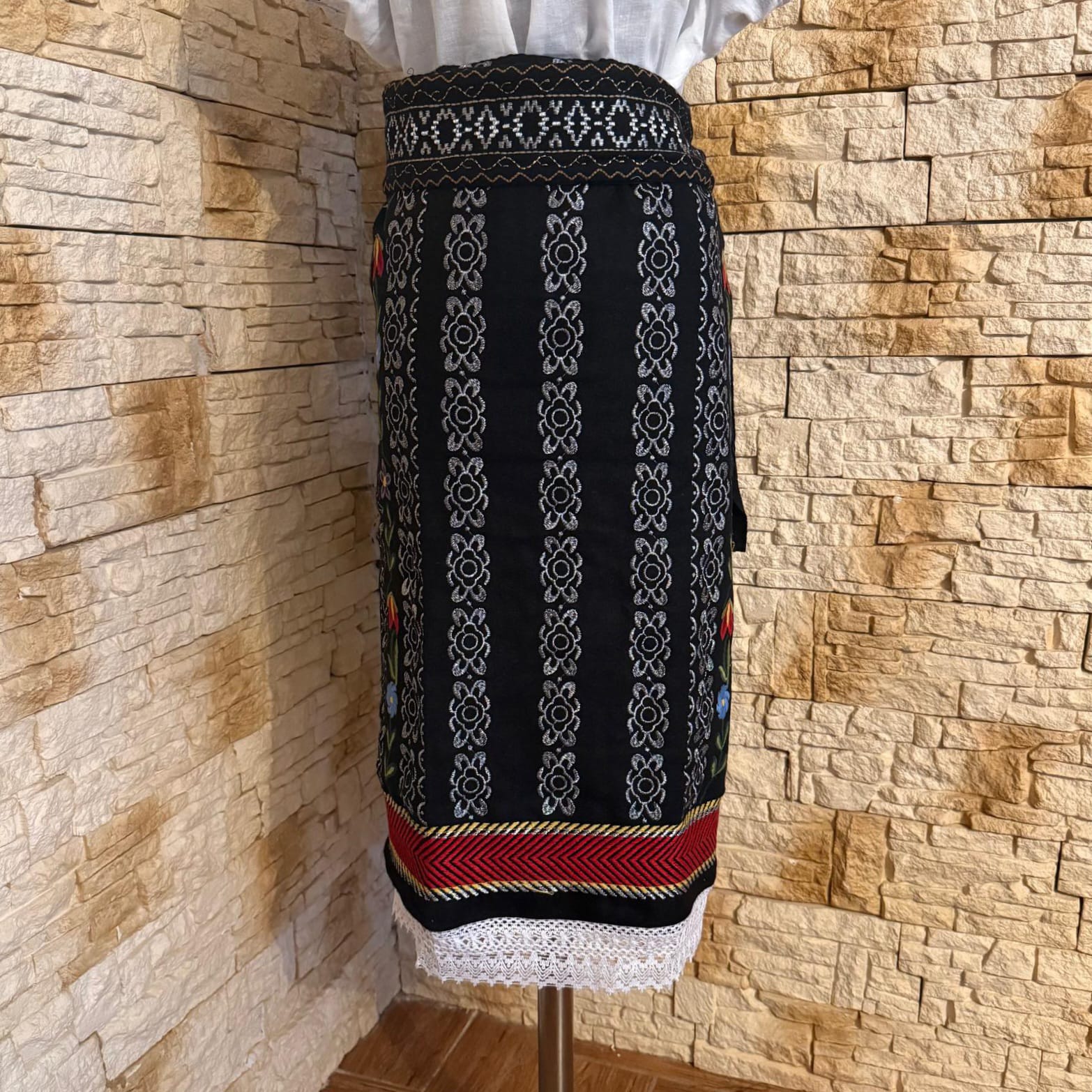 COSTUM TRADITIONAL 2 PIESE {CATRINTA, BRAU, } – CT 082 - imagine 3