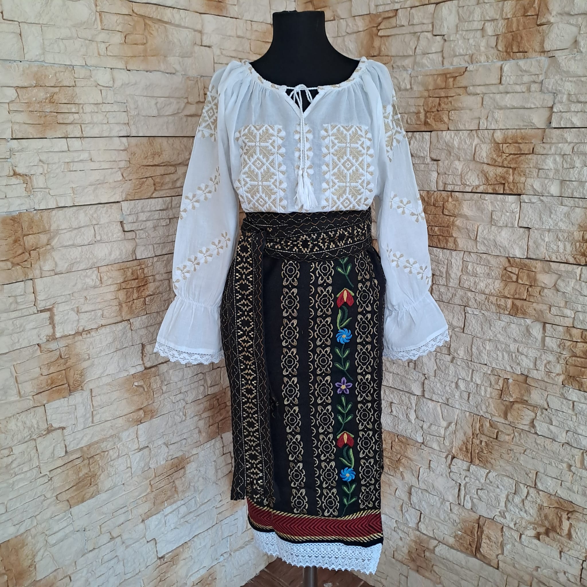 COSTUM TRADITIONAL 2 PIESE {CATRINTA, BRAU, } – CT 084 - imagine 2