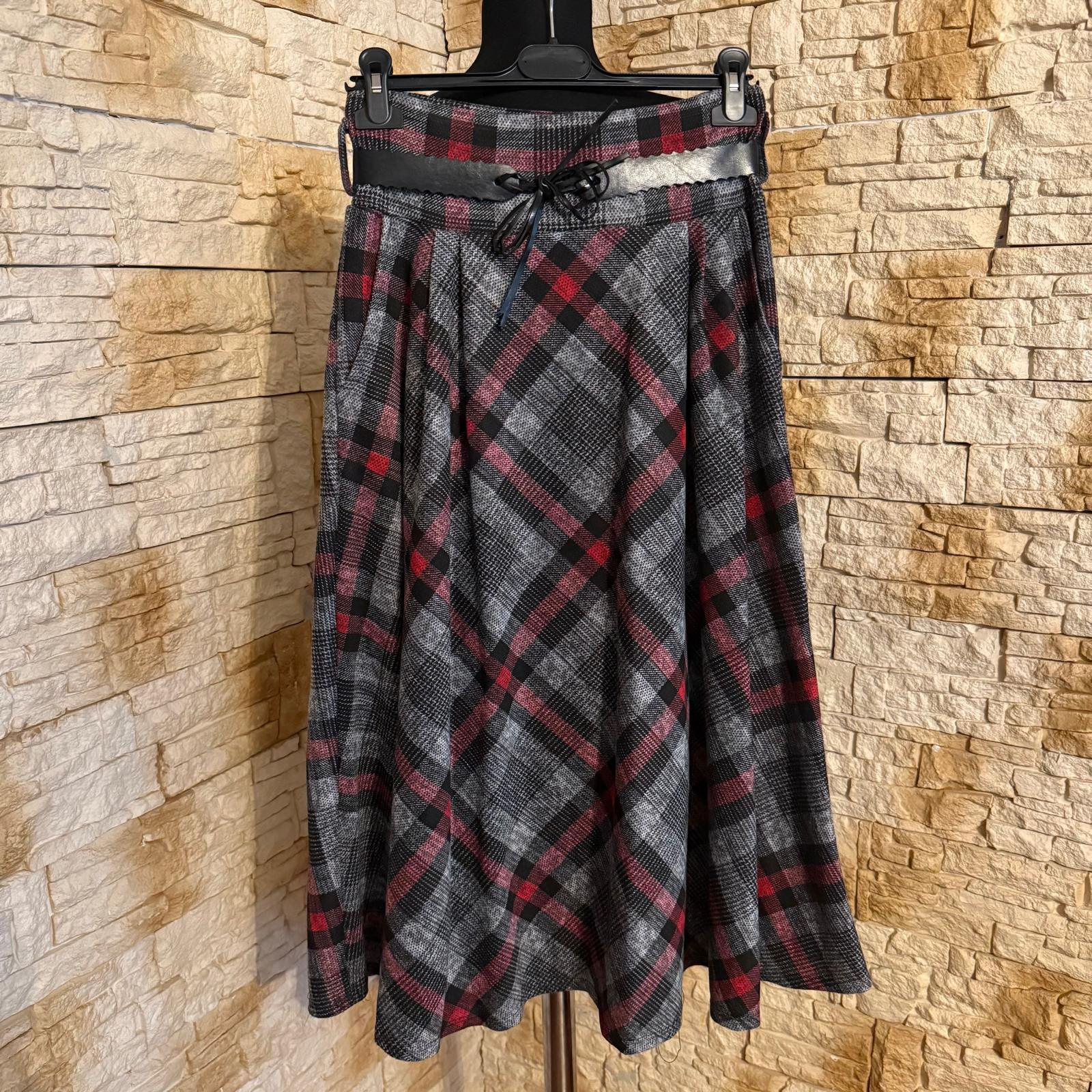 F 196 FUSTA IN CAROURI - imagine 2