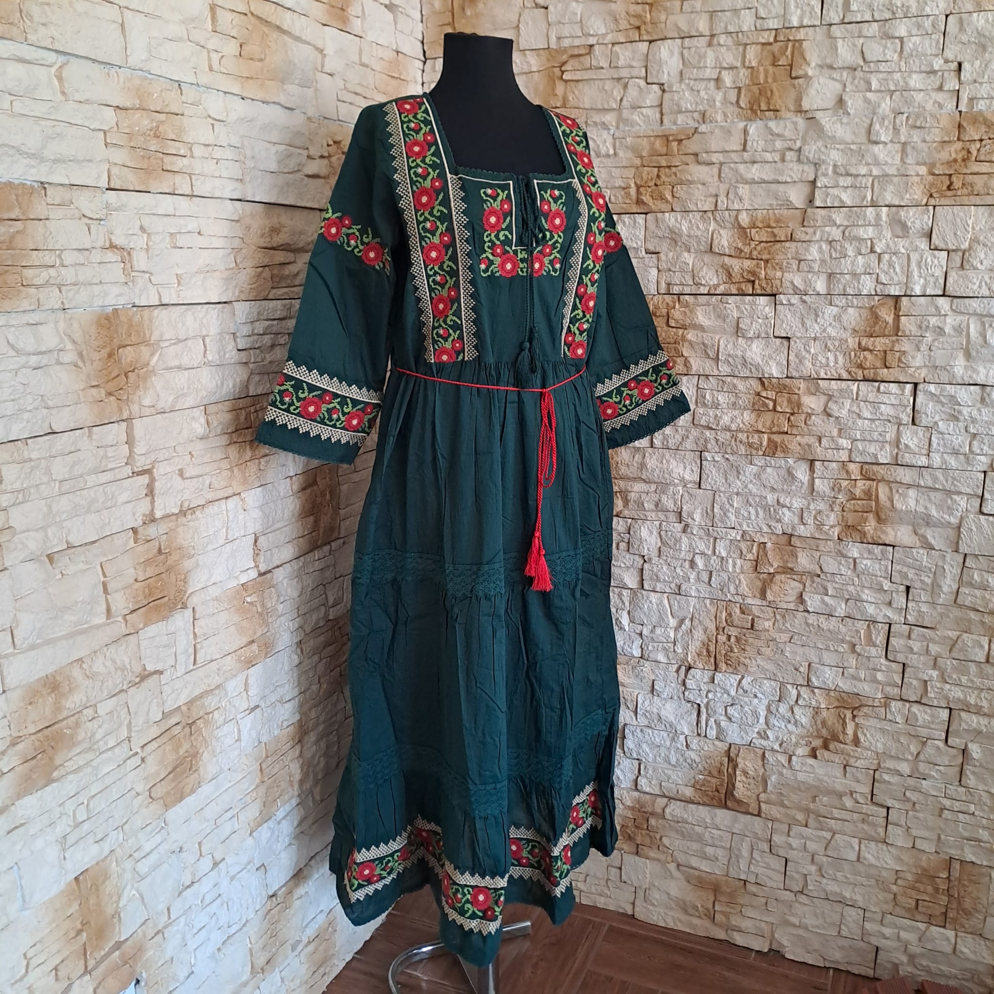 RT 139 ROCHIE BRODATA - imagine 2