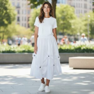 F 144 FUSTA MIDI ALBA DIN BUMBAC CU APLICATII FLORALE 3D SI VOLUM SPECTACULOS