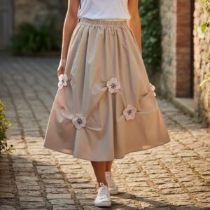 F 146 FUSTA MIDI BEIGE CU APLICATII FLORALE 3D SI VOLUM SPECTACULOS