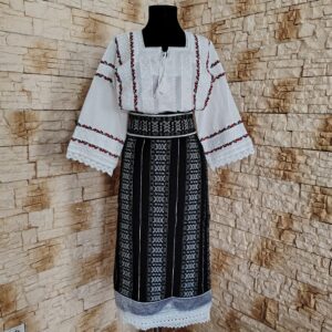 COSTUM TRADITIONAL 3 PIESE {CATRINTA, BRAU, IE} – CT 086