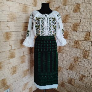 COSTUM TRADITIONAL 3 PIESE {CATRINTA, BRAU, IE} – CT 089