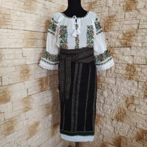 COSTUM TRADITIONAL 3 PIESE {CATRINTA, BRAU, IE} – CT 062