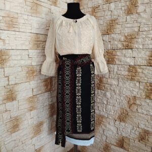 COSTUM TRADITIONAL 3 PIESE {CATRINTA, BRAU, IE} – CT 090