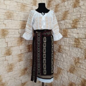 COSTUM TRADITIONAL 3 PIESE {CATRINTA, BRAU, IE} – CT 091