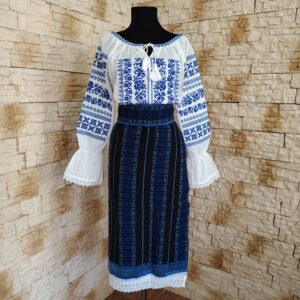 COSTUM TRADITIONAL 3 PIESE {CATRINTA, BRAU, IE} – CT 102