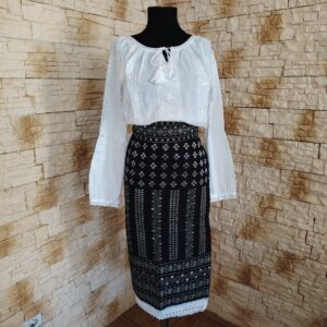 COSTUM TRADITIONAL 3 PIESE {CATRINTA, BRAU, IE} – CT 106