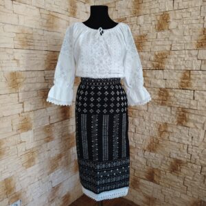 COSTUM TRADITIONAL 3 PIESE {CATRINTA, BRAU, IE} – CT 117